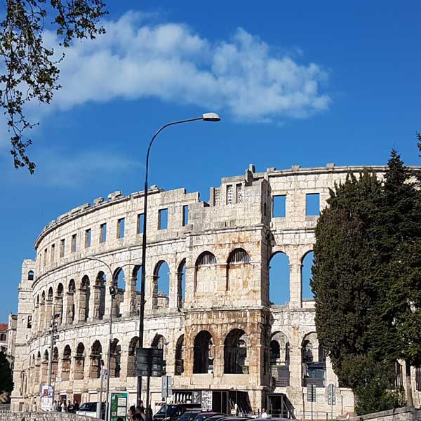 Pula destination guide - private transfer Croatia
